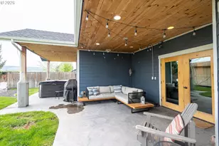 10305 Leonard Ln, Island City, OR 97850 - Photo 34