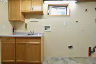 12509 NE Beech St, Portland, OR 97230 - Photo 34