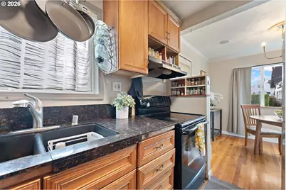 1305 NE Jarrett St, Portland, OR 97211 - Photo 16