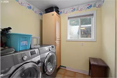 247 Cedar St, Lyons, OR 97358 - Photo 18