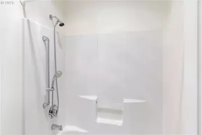 780 Henderson Rd, Hood River, OR 97031 - Photo 16