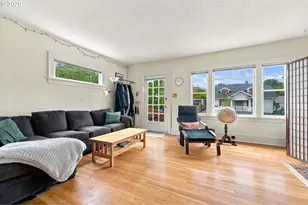 1318 SE Palm St, Portland, OR 97214 - Photo 2