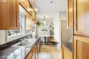 6362 N Commercial Ave, Portland, OR 97217 - Photo 14