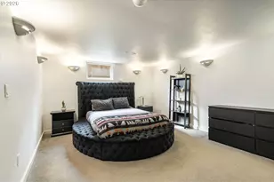 6362 N Commercial Ave, Portland, OR 97217 - Photo 24