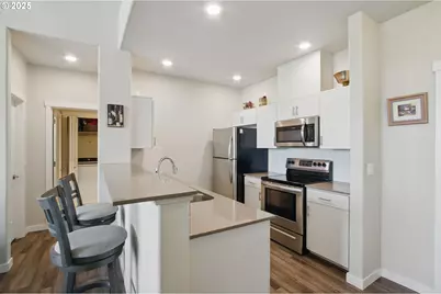 16322 NW Chadwick Way #303, Portland, OR 97229 - Photo 6