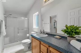 811 NE Paiute Ct, Redmond, OR 97756 - Photo 10