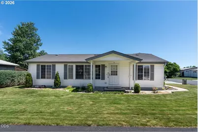 811 NE Paiute Ct, Redmond, OR 97756 - Photo 2