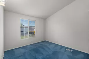 811 NE Paiute Ct, Redmond, OR 97756 - Photo 14