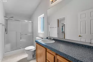 811 NE Paiute Ct, Redmond, OR 97756 - Photo 12