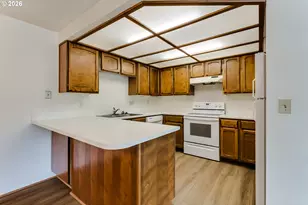 650 Harlow Rd, Springfield, OR 97477 - Photo 8