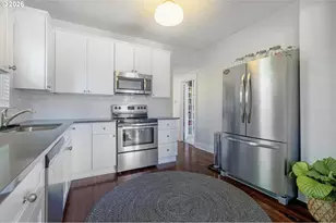 7649 N Willamette Blvd, Portland, OR 97203 - Photo 2