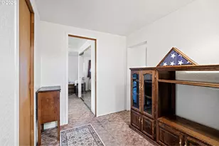 82600 Green Valley St, Creswell, OR 97426 - Photo 12