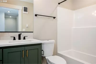 8429 NE Hassalo St, Portland, OR 97220 - Photo 28