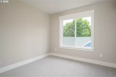 8429 NE Hassalo St, Portland, OR 97220 - Photo 30