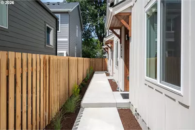 8429 NE Hassalo St, Portland, OR 97220 - Photo 36