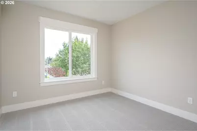 8429 NE Hassalo St, Portland, OR 97220 - Photo 26