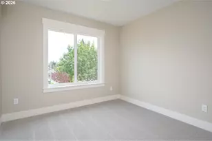 8429 NE Hassalo St, Portland, OR 97220 - Photo 26