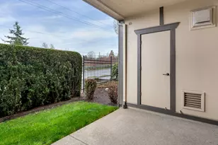 3642 SW Baird St, Portland, OR 97219 - Photo 36