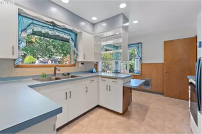 1720 SE 130th Ave, Portland, OR 97233 - Photo 14