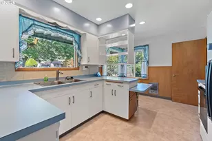 1720 SE 130th Ave, Portland, OR 97233 - Photo 14