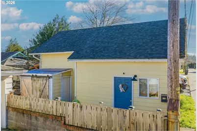 931 S 4th St, Coos Bay, OR 97420 - Photo 2