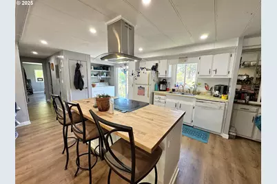 160 Hilltop Dr, Lakeside, OR 97449 - Photo 6