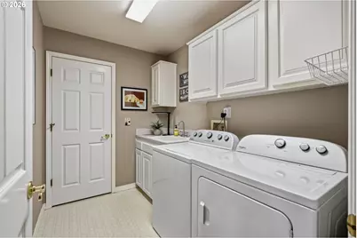 6108 SW Kruse Ridge Dr, Portland, OR 97219 - Photo 16