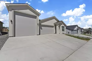 1238 SE Kimber Dr, Hermiston, OR 97838 - Photo 14