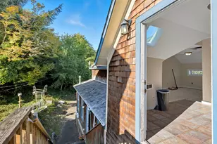 686 29th St, Astoria, OR 97103 - Photo 6