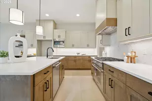 12813 SW Sunny Ter, Tigard, OR 97223 - Photo 2