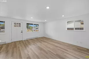 405 Washington St, Silverton, OR 97381 - Photo 4