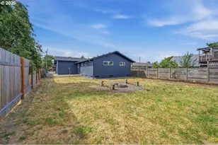 405 Washington St, Silverton, OR 97381 - Photo 28