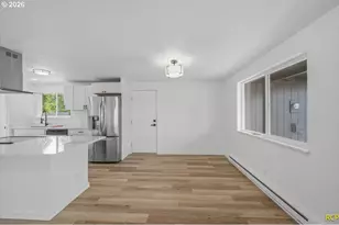 405 Washington St, Silverton, OR 97381 - Photo 6
