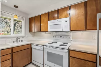 1488 Fetters Loop, Eugene, OR 97402 - Photo 10