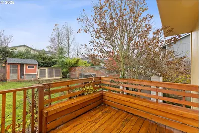 621 SE 11th Cir, Troutdale, OR 97060 - Photo 18