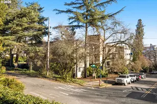 2393 SW Park Pl, Portland, OR 97205 - Photo 34