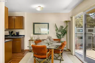 2393 SW Park Pl, Portland, OR 97205 - Photo 16