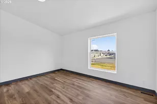 208 16th St, La Grande, OR 97850 - Photo 16