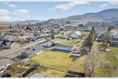 208 16th St, La Grande, OR 97850 - Photo 38