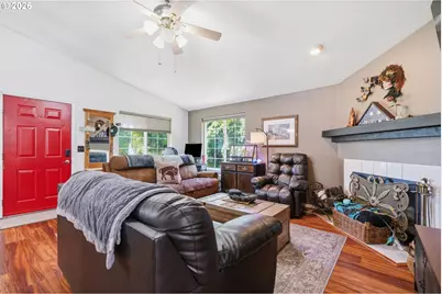 7417 SE Sherrett St, Portland, OR 97206 - Photo 6
