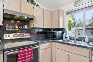 7417 SE Sherrett St, Portland, OR 97206 - Photo 12