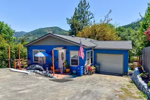 601 Fairchild St, Canyonville, OR 97417 - Photo 1