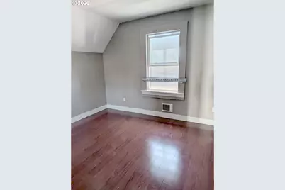 2004 SE Ash St, Portland, OR 97214 - Photo 16