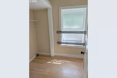 2004 SE Ash St, Portland, OR 97214 - Photo 12