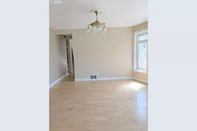 2004 SE Ash St, Portland, OR 97214 - Photo 6