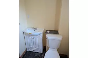 2004 SE Ash St, Portland, OR 97214 - Photo 10