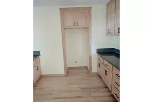 2004 SE Ash St, Portland, OR 97214 - Photo 8