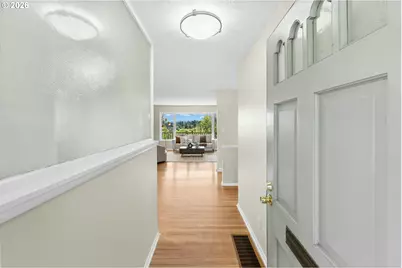 7202 SW Nevada Ter, Portland, OR 97219 - Photo 4