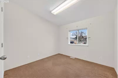 2410 Colorado Ave, Baker City, OR 97814 - Photo 16