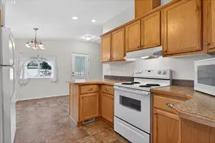 2410 Colorado Ave, Baker City, OR 97814 - Photo 4